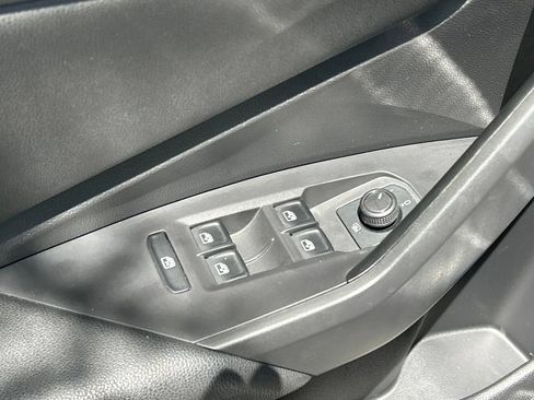 Used 2019 Volkswagen Jetta SE FWD image 18