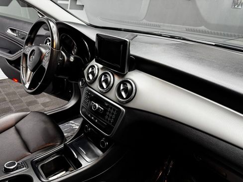 Used 2015 Mercedes-Benz GLA 250 image 50