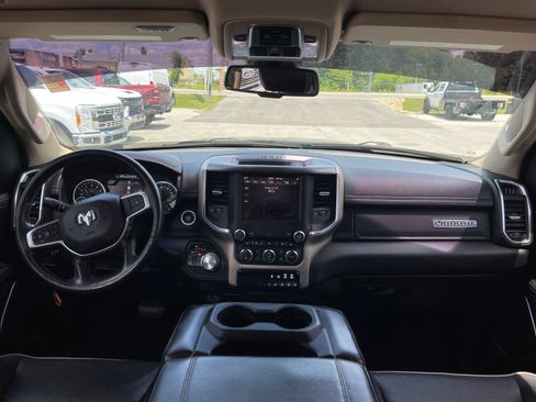 Used 2019 RAM 1500 Laramie AWD/4WD image 15