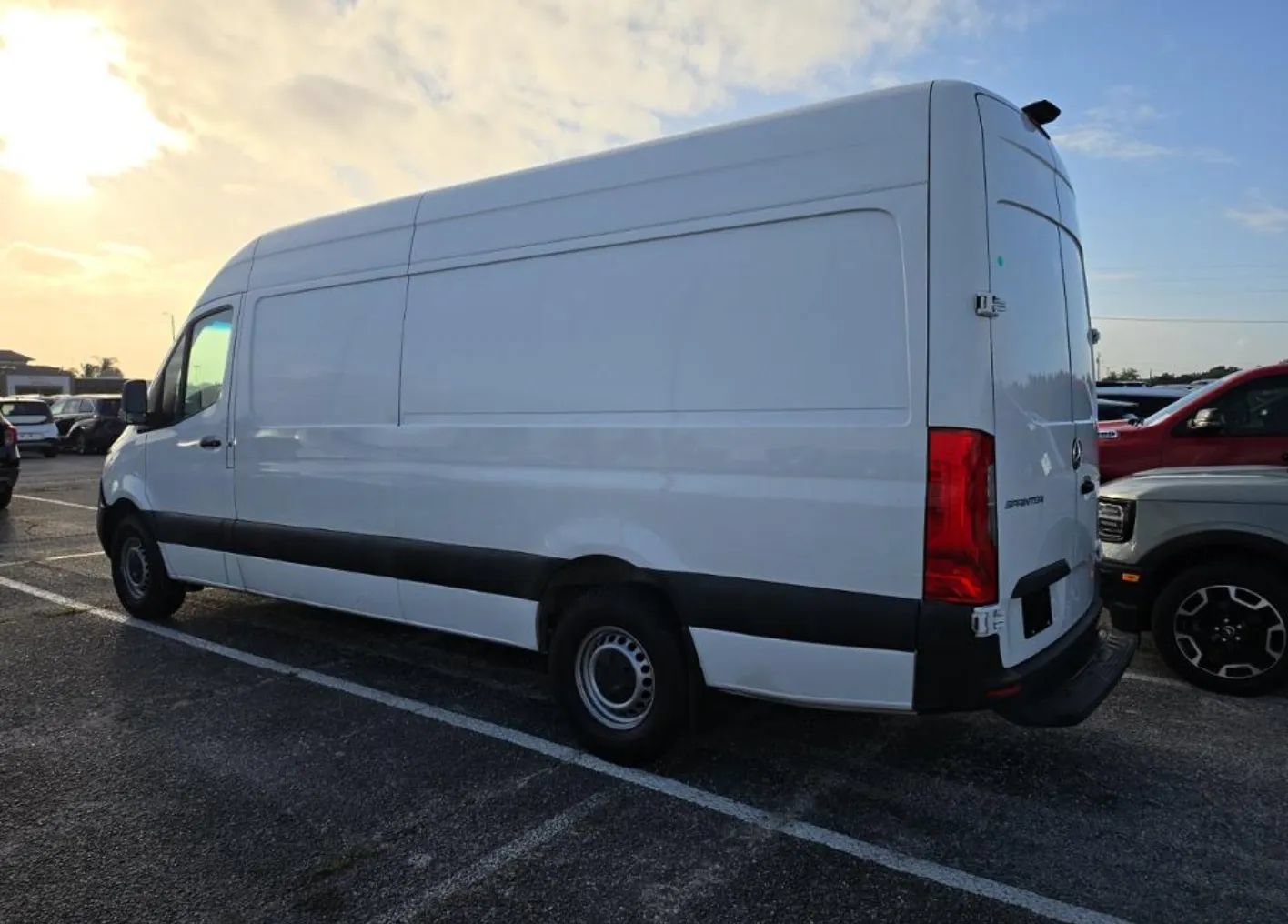Used 2023 Mercedes-Benz Sprinter 2500 image 2