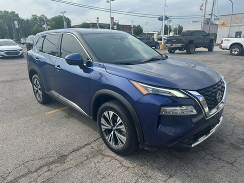 Used 2021 Nissan Rogue SV AWD/4WD image 3