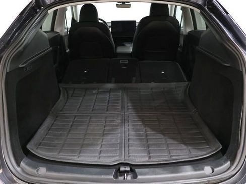 Used 2023 Tesla Model Y Long Range image 30