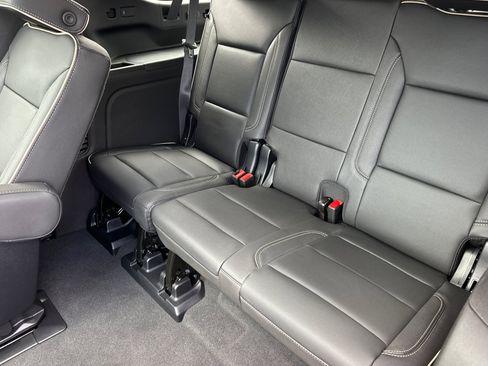 New 2025 Chevrolet Suburban Premier image 16