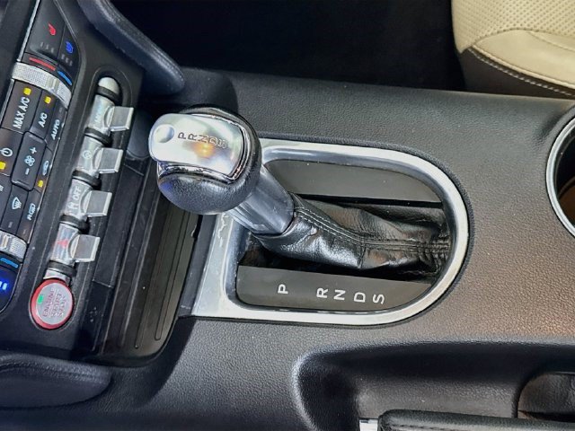 Used 2022 Ford Mustang Premium RWD image 19
