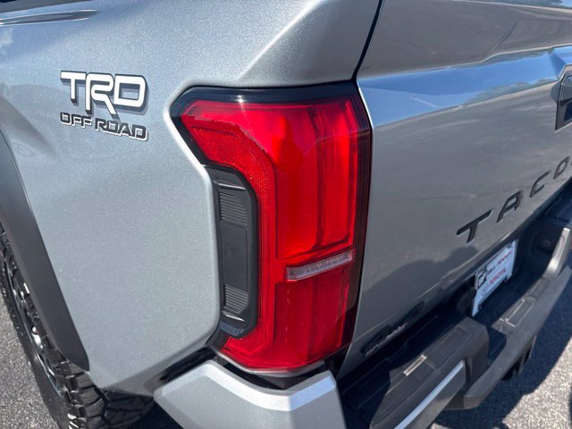 Used 2025 Toyota Tacoma TRD Off-Road AWD/4WD image 10
