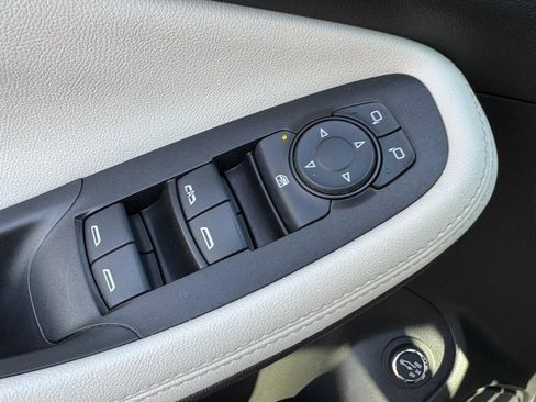 Used 2023 Buick Encore GX Select image 21