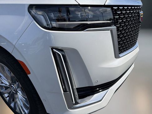 Used 2023 Cadillac Escalade ESV Premium Luxury w/ Performance Package AWD/4WD image 11