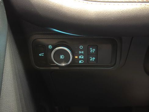 Used 2025 Ford Explorer ST image 34