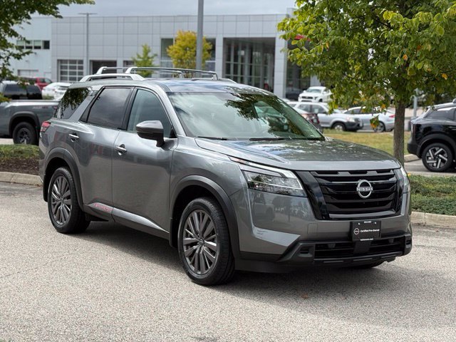 Used 2024 Nissan Pathfinder SL w/ SL Premium Package AWD/4WD image 4