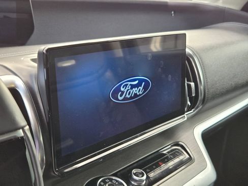 Used 2025 Ford Expedition Platinum AWD/4WD image 8