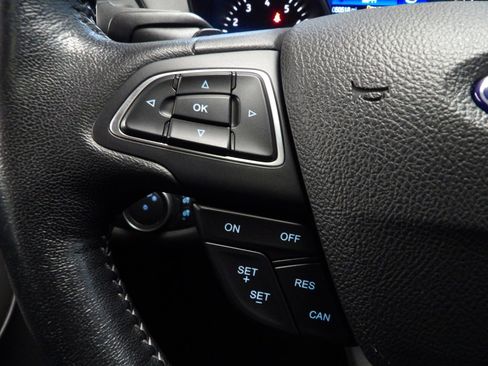 Used 2017 Ford Escape Titanium image 29