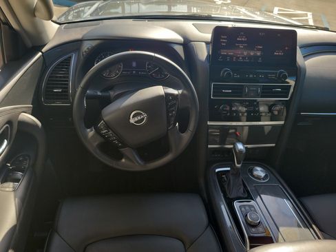 Used 2022 Nissan Armada SV w/ SV Appearance Package AWD/4WD image 18