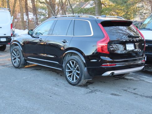 Used 2019 Volvo XC90 T5 Momentum w/ Multimedia Package image 8