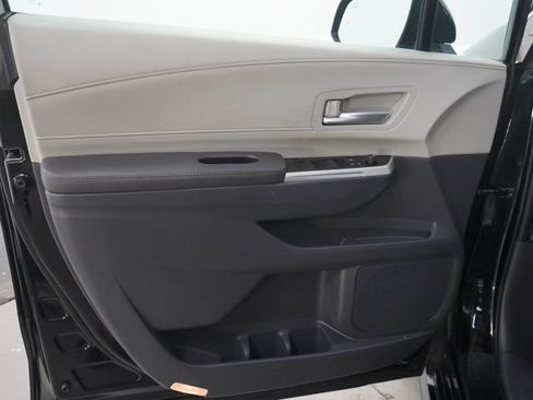 Used 2021 Toyota Sienna XLE AWD/4WD image 21