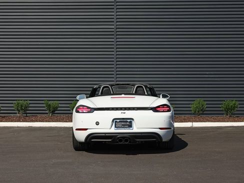 Certified 2024 Porsche 718 Boxster image 6