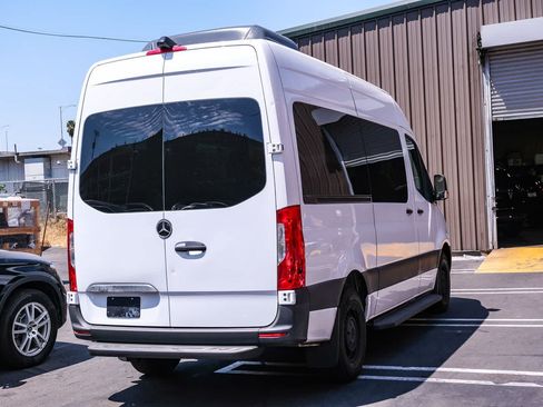 Used 2020 Mercedes-Benz Sprinter 2500 image 4