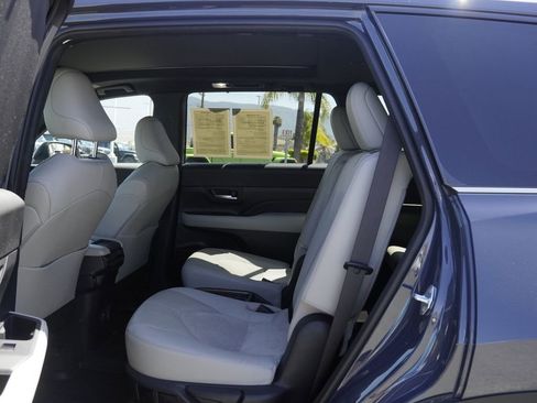Used 2024 Toyota Grand Highlander AWD Hybrid image 28