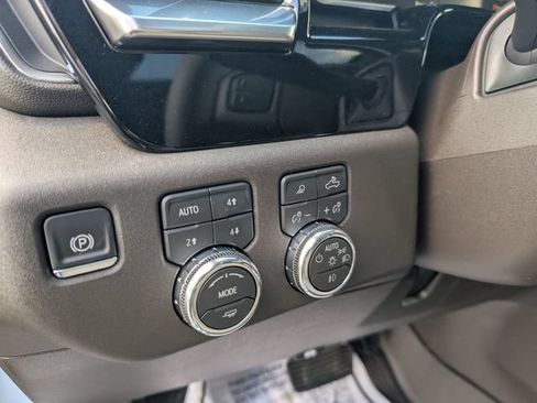 New 2026 GMC Sierra 2500 SLT w/ SLT Premium Package AWD/4WD image 18