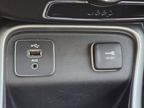 Used 2018 Jeep Compass Latitude w/ Safe & Security Group image 27