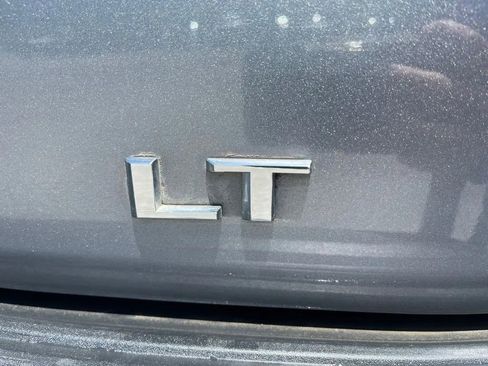 Used 2021 Chevrolet Suburban LT AWD/4WD image 12
