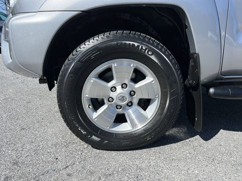 Used 2015 Toyota Tacoma 4x4 Double Cab w/ TRD Sport Package image 12