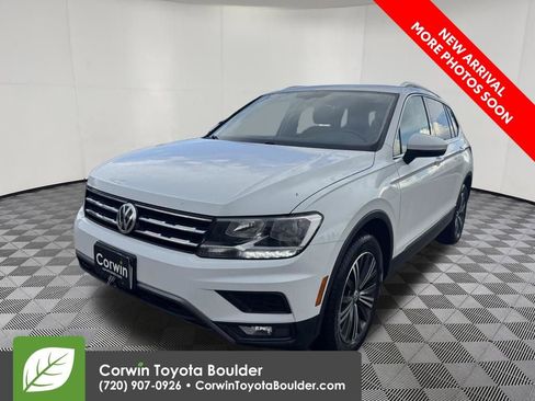 Used 2018 Volkswagen Tiguan SEL AWD/4WD image 3