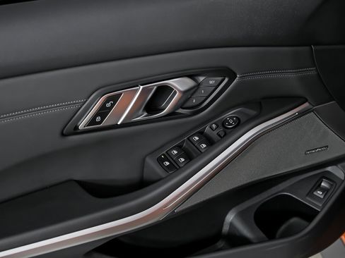 Used 2023 BMW M3 Competition w/ Executive Package image 21