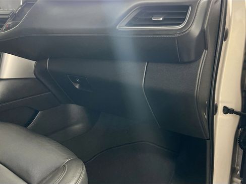 Used 2022 Chevrolet Suburban LT image 35