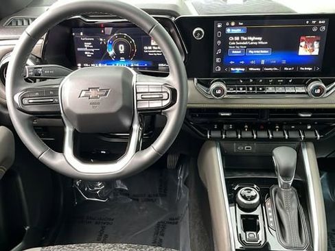 Used 2024 Chevrolet Colorado ZR2 w/ Technology Package AWD/4WD image 4