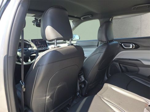 New 2026 Jeep Compass Limited image 8