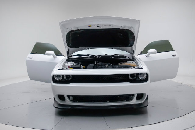 Used 2017 Dodge Challenger R/T Scat Pack w/ Leather Interior Group RWD image 16