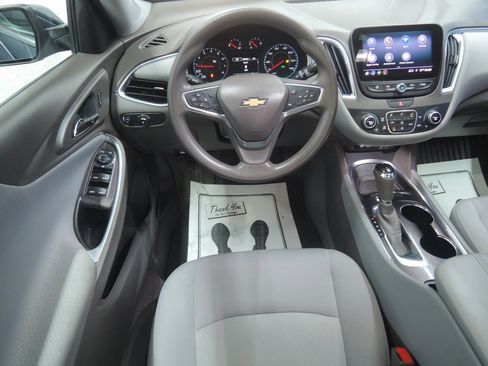 Used 2019 Chevrolet Malibu LT image 12