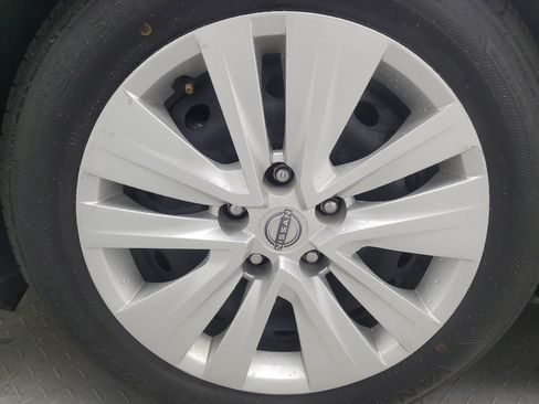 Used 2025 Nissan Sentra S FWD image 31