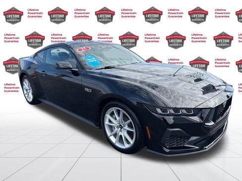 Used 2025 Ford Mustang GT Premium image 3