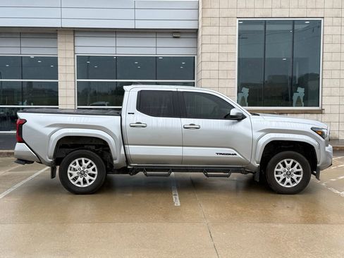 Used 2024 Toyota Tacoma SR5 RWD image 7