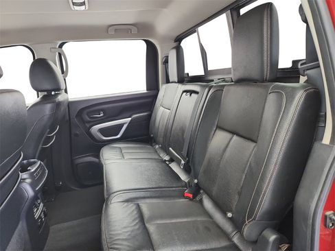 Used 2019 Nissan Titan SL image 27