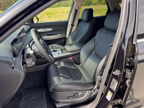 New 2026 Genesis GV70 2.5T Select AWD/4WD image 18