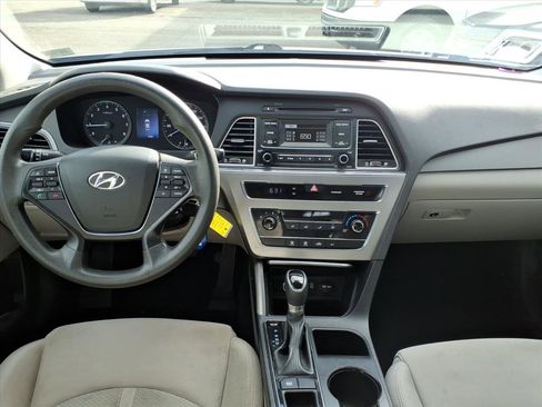 Used 2017 Hyundai Sonata SE image 7