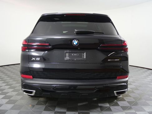 Certified 2025 BMW X5 sDrive40i w/ Premium Package image 4