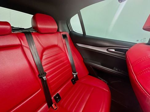Used 2024 Alfa Romeo Stelvio Veloce image 14