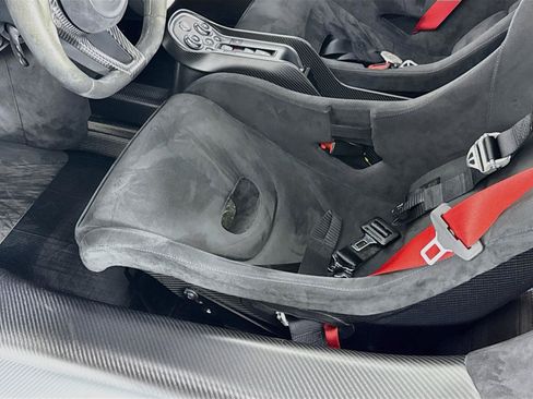 Used 2020 McLaren 620R RWD image 21