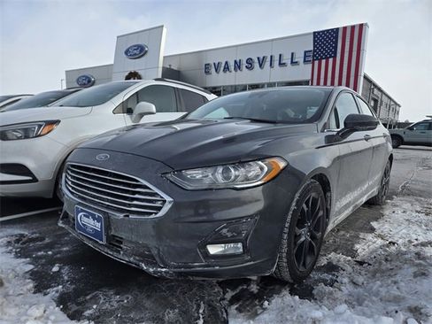 Used 2020 Ford Fusion SE w/ Equipment Group 151A image 2