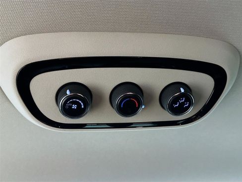 Used 2021 Dodge Durango SXT image 28