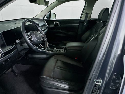 Used 2024 Kia Sorento S image 13
