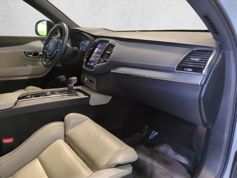 Used 2021 Volvo XC90 T6 R-Design w/ Advanced Package AWD/4WD image 24