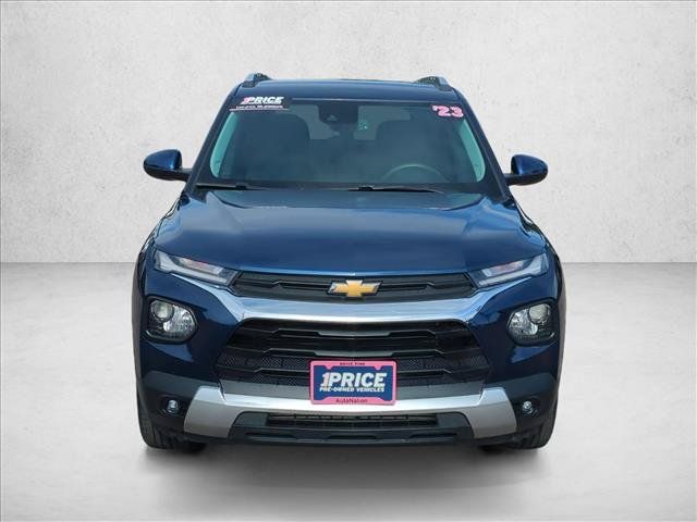 Used 2023 Chevrolet TrailBlazer LT w/ Convenience Package AWD/4WD image 2