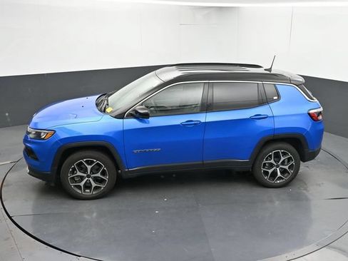 Used 2025 Jeep Compass Limited AWD/4WD image 40