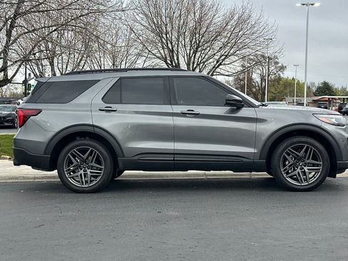 Certified 2026 Ford Explorer ST-Line image 8