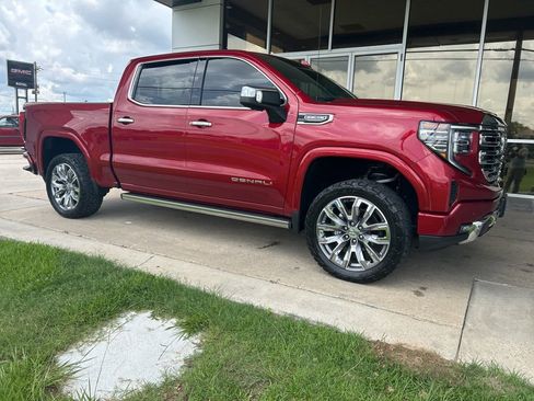 Used 2023 GMC Sierra 1500 Denali w/ Denali Reserve Package AWD/4WD image 2
