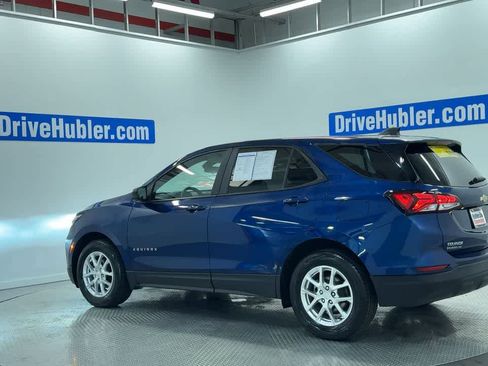 Used 2022 Chevrolet Equinox LS w/ LS Convenience Package FWD image 8